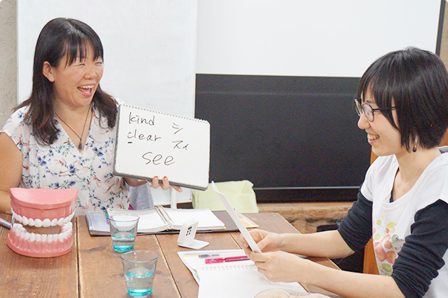英語力よりも、“伝わる”力を重視