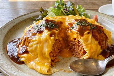 トロトロ卵のビーフシチューオムライス