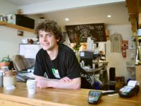 【レストラン英語】 海外からのお客様には「Hi, how are you?」と言ってみよう!