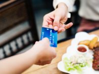 【飲食店の接客英語】「お客様の合計は○○円です」を英語で何て言う?