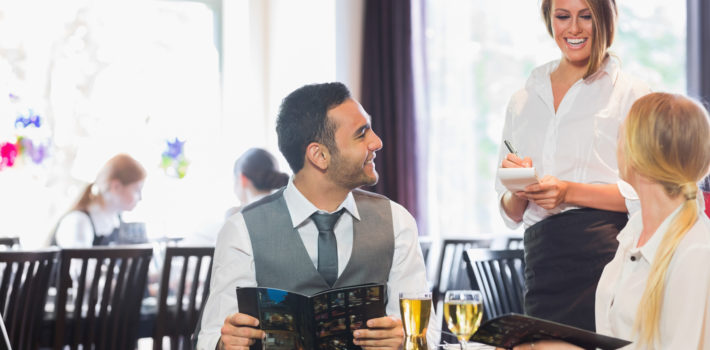 「デザートはいかがですか?当店の●●はとても人気なんですよ」を英語で何て言う?